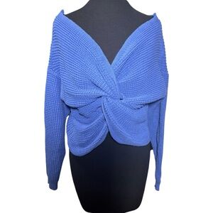 Moon & Madison Blue Cropped V-Neck Sweater